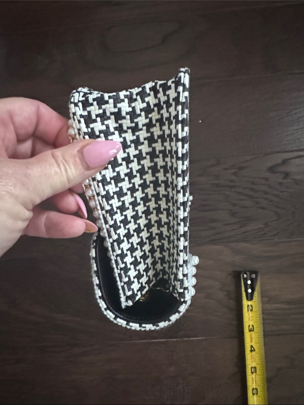 Women's Black & White Houndstooth Chain Shoulder Bag by - Picture 8 of 11